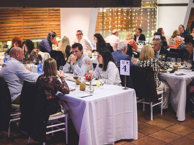 Asistentes a la velada por San Valentín.
