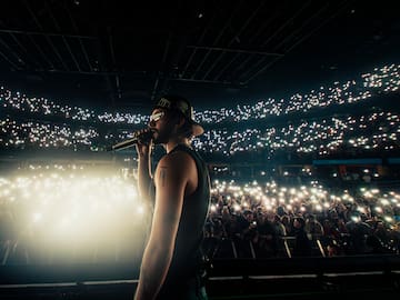 Mora interpreta en Bogotá, por petición popular, el tema que solo cantaba en España