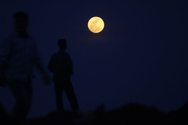 Se espera que en Colombia se vea este fenómeno a las 7:49 de la noche. Cortesía: Aditya Irawan/NurPhoto via Getty Images