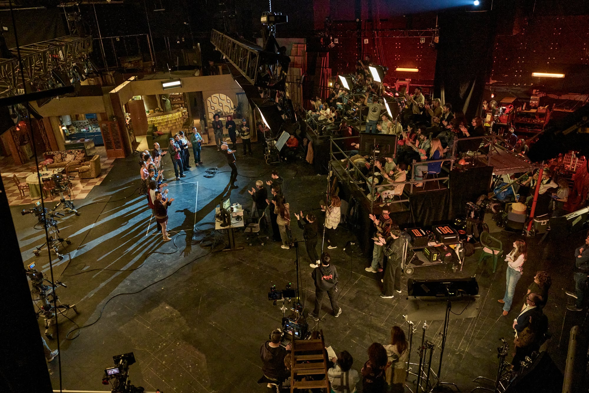 El plató de &#039;Aída&#039; en la película &#039;Aída y vuelta&#039;. / Jorge Fuembuena / Sony Pictures Spain