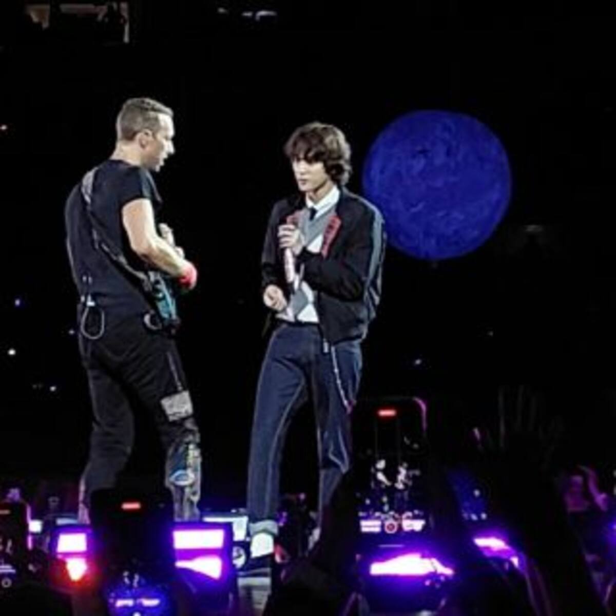 Jin de BTS fue el invitado de lujo en el tercer concierto de Coldplay