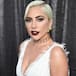 Lady Gaga y los regalos: del romántico ramo gigante de su novio a otros más extraños