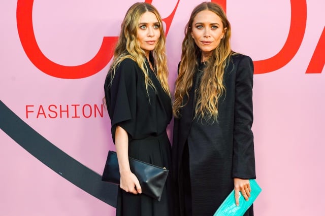 Mary Kate y Ashley Olsen fueron Michelle Tanner (en la foto en los Fashion Awards 2019)