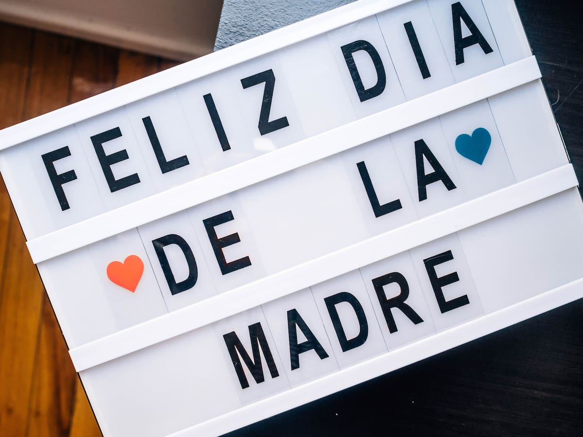 ¡Feliz Día de la Madre! 300 frases bonitas, cortas y divertidas para dedicar