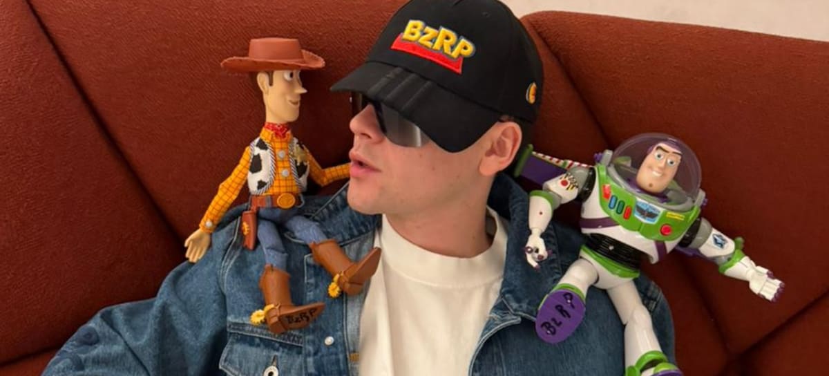 Bizarrap, en una imagen promocional para Toy Story 5 cortesía de Pixar / Disney España