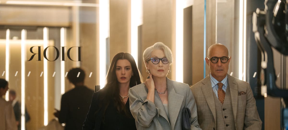 Anne Hathaway como Andy Sachs, Meryl Streep como Miranda Priestly y Stanley Tucci como Nigel Kipling en 'El Diablo Viste de Prada 2'. / 20th Century Studios / Macall Polay