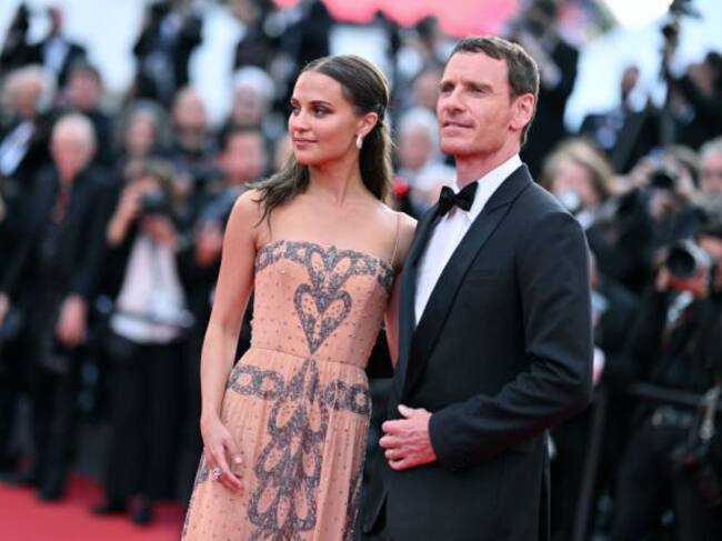Alicia Vikander y Michael Fassbender en Cannes 2023.