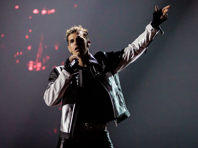 Achille Lauro actuando en el Unipol Forum de Assago en Milán.