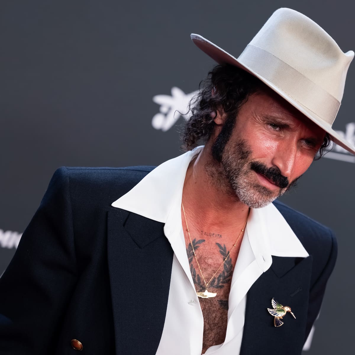 Leiva hace que 'El Hombre Pájaro' de Robe Iniesta sobrevuele el Sonorama