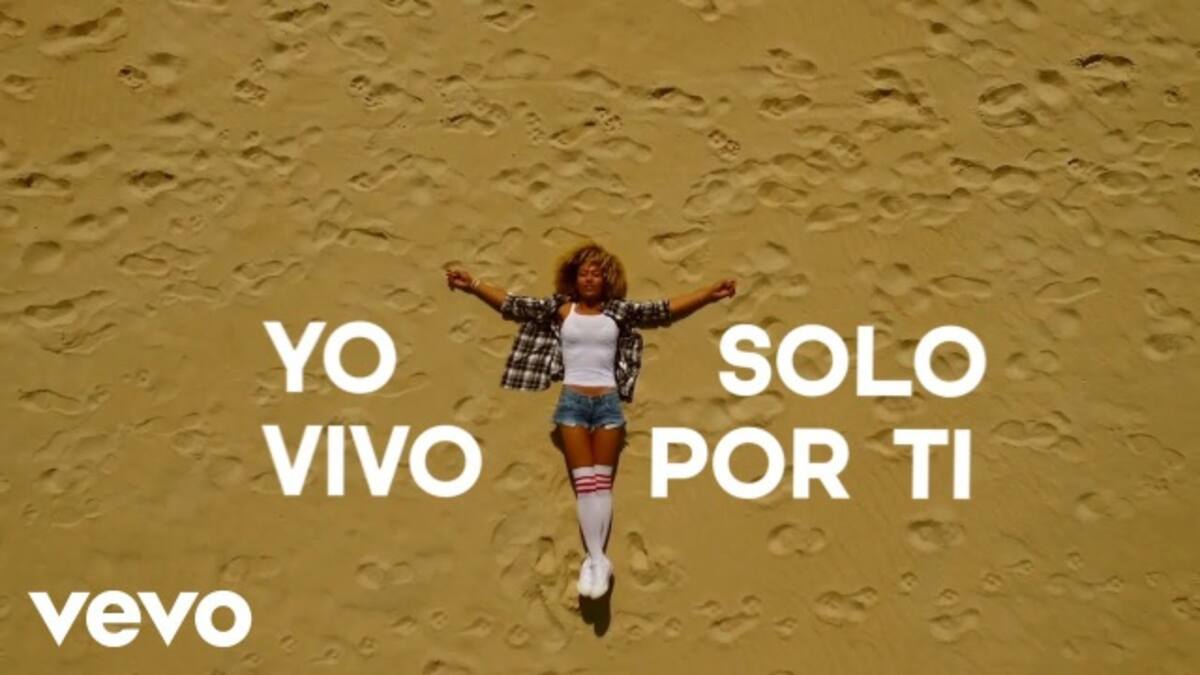 Axel presenta su nuevo single "Vivo por ti"