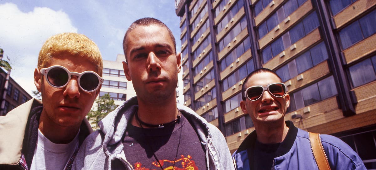 Mike D, MCA y Ad-Rock, de los Beastie Boys, retrato de grupo, Londres, 1993.