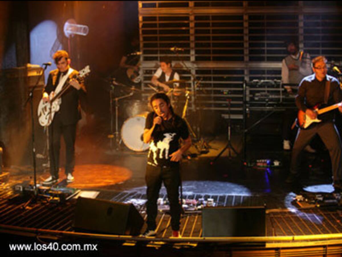 Básico 40 Cafe Tacuba