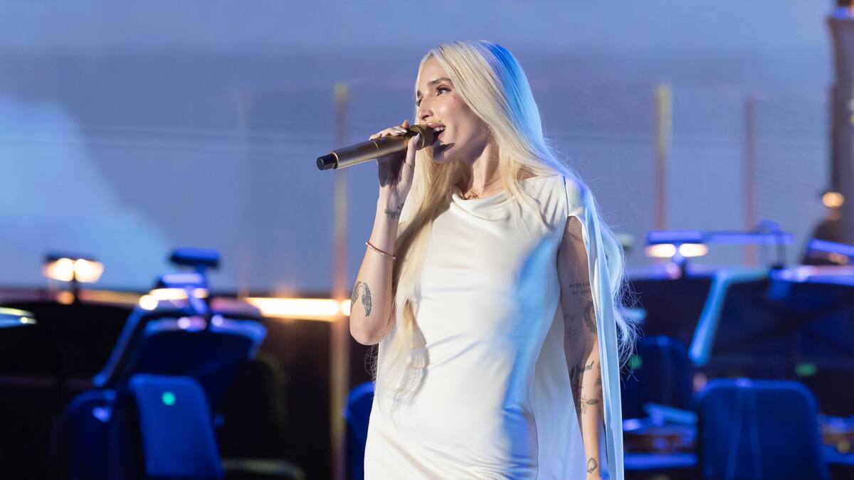Elena Rose celebra la felicidad y el amor propio con 'Happy', su nueva canción