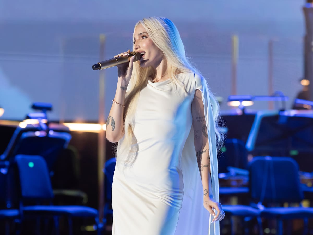 Elena Rose celebra la felicidad y el amor propio con 'Happy', su nueva canción