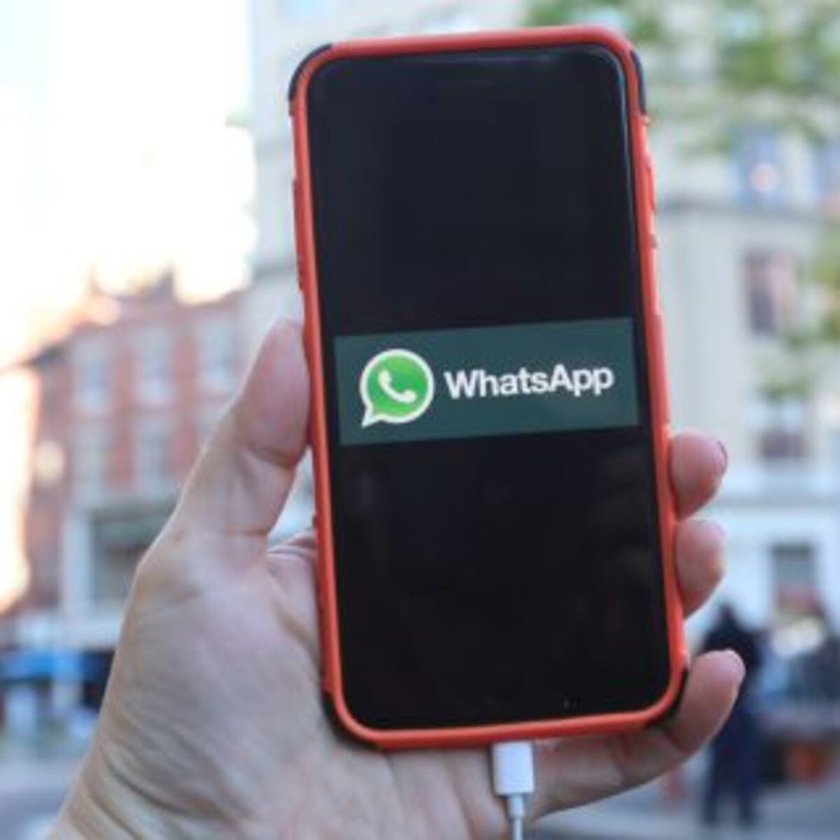 ¿Cómo saber si un desconocido te tiene agendado en WhatsApp?