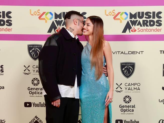 Duki y Emilia en la alfombra roja de LOS40 Music Awards Santander 2023 / Foto: Jorge París y Elena Buenavista