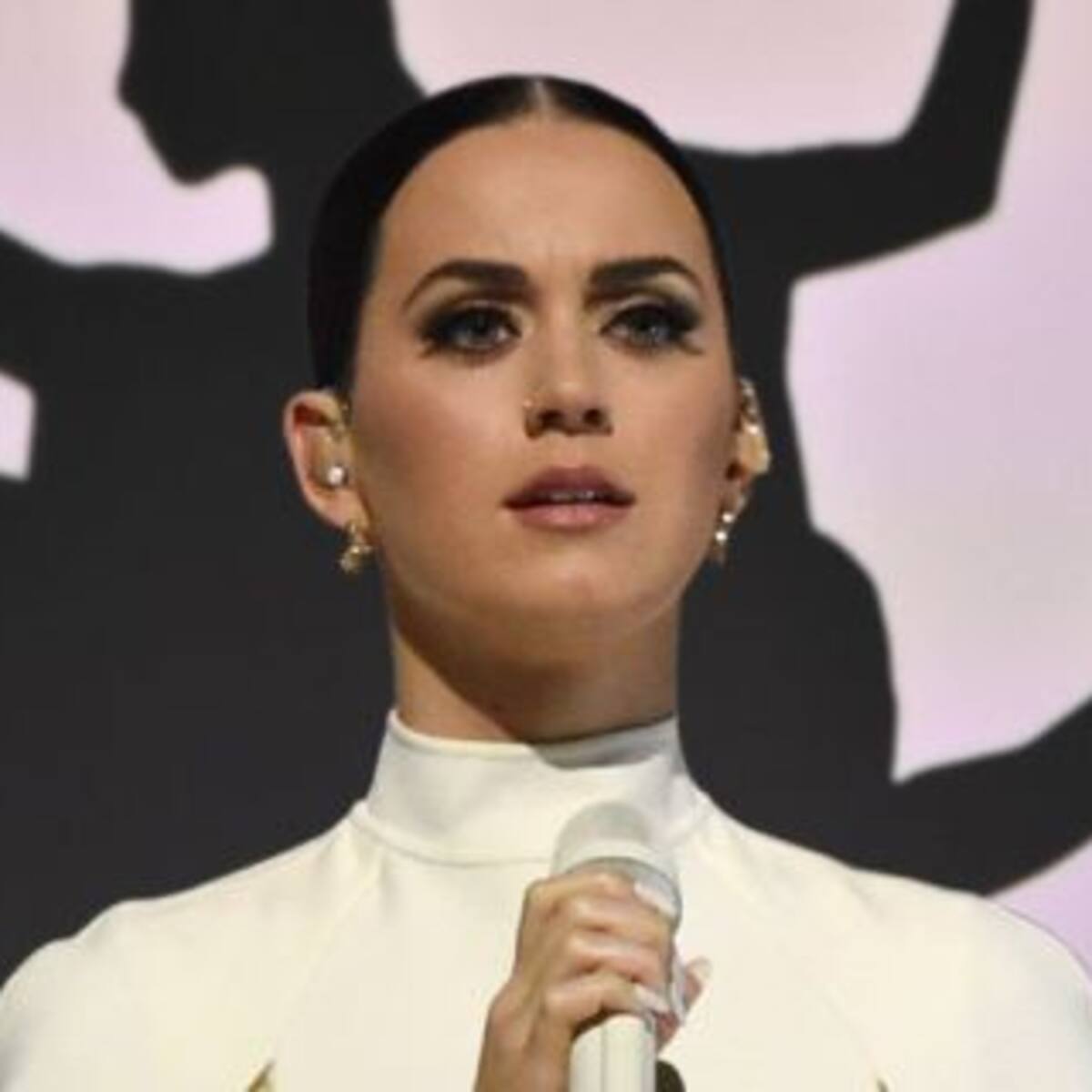 Katy Perry en ropa interior para Vogue Japón