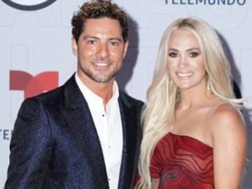 David Bisbal y Carrie Underwood cantan por primera vez juntos en directo ‘Tars of gold’ en los Latin AMAs