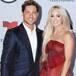David Bisbal y Carrie Underwood cantan por primera vez juntos en directo ‘Tars of gold’ en los Latin AMAs