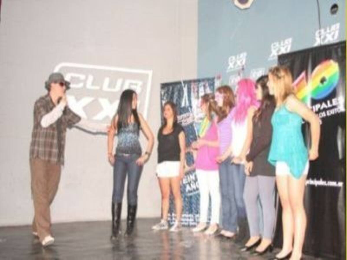 Muchas chicas!