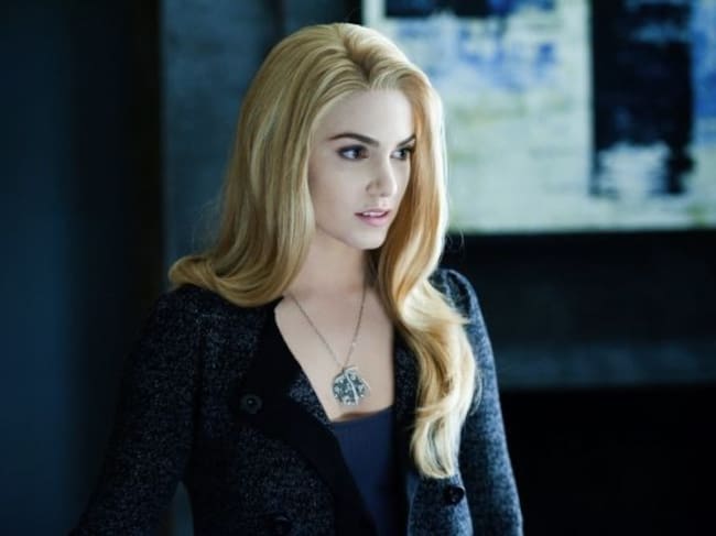 Nikki Reed como Rosalie Hale.