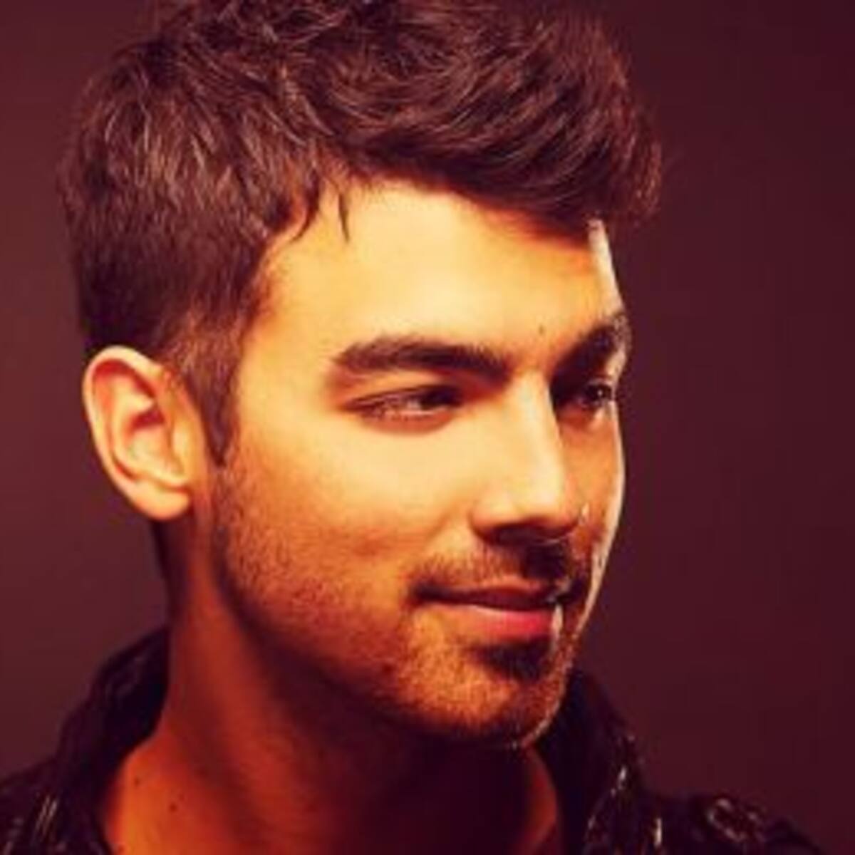 ¡Joe Jonas confesó cómo fue su primera vez!