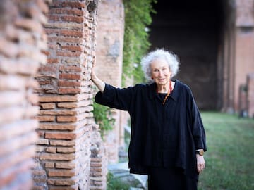 El nuevo trabajo de Margaret Atwood ('El cuento de la criada') y mucho más en el ecuador de marzo