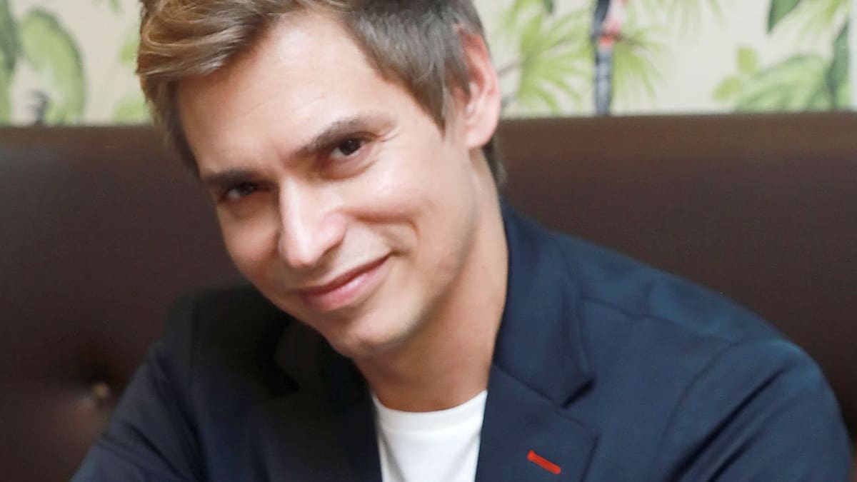 Carlos Baute intenta salir al paso de la polémica por un insulto racista