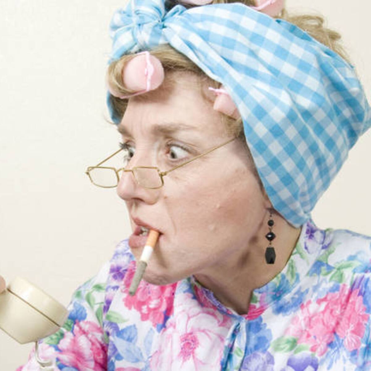 Una abuela en aprietos: "Que no, que me ha llamado usted"