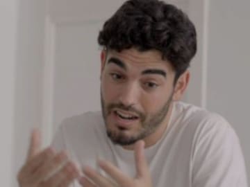 Ya le han encontrado a Adrián, de ‘La isla de las tentaciones 6’, un clon en ‘La que se avecina’