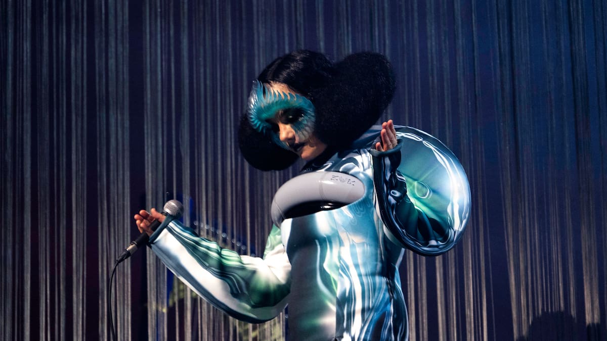 Björk: Cómo la tecnología le permite explorar nuevos mundos creativos