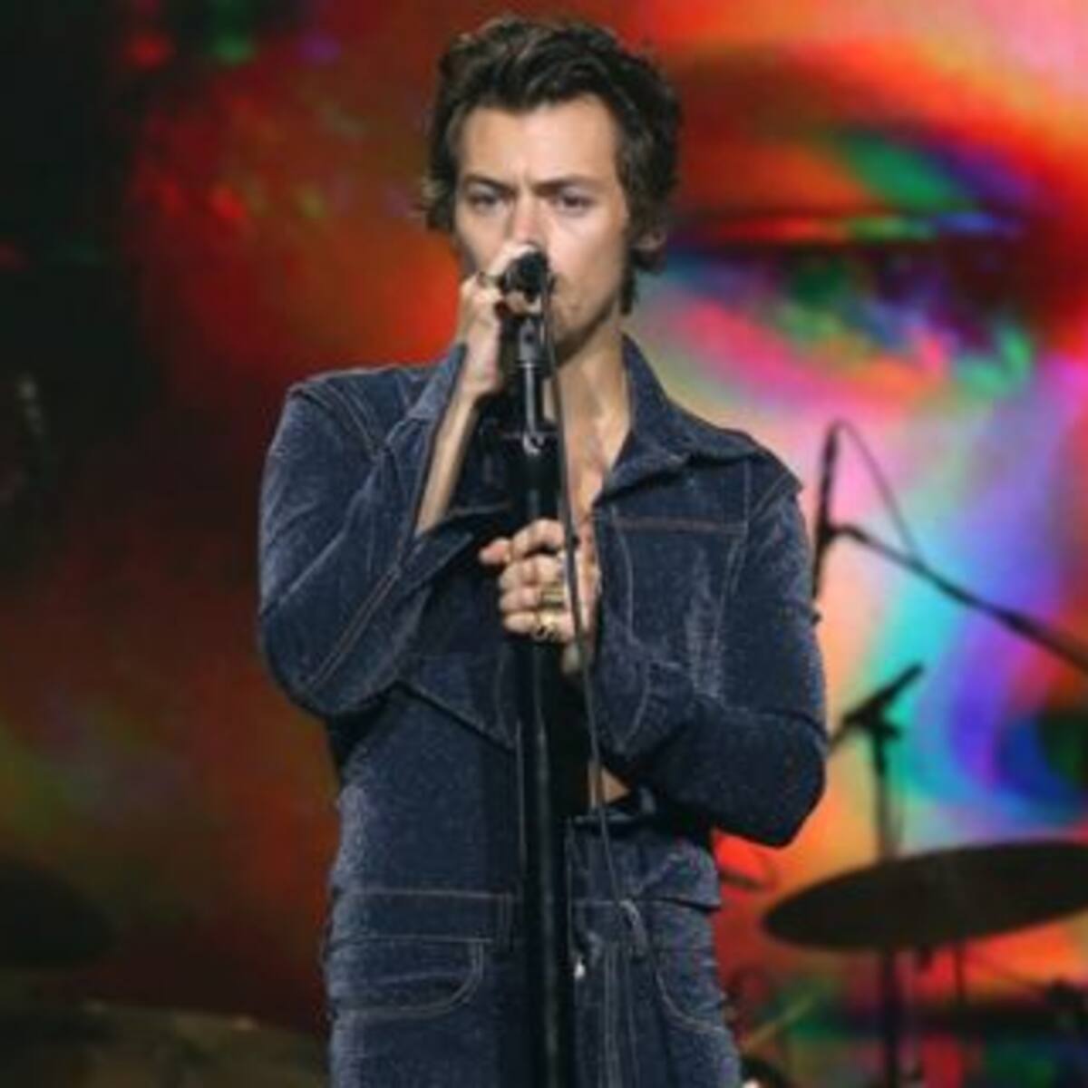 Harry Styles tiene un gemelo perdido que trabaja en una cafetería