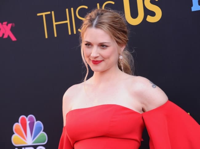 Alexandra Breckenridge en la premiere de 'This is Us' de 2017