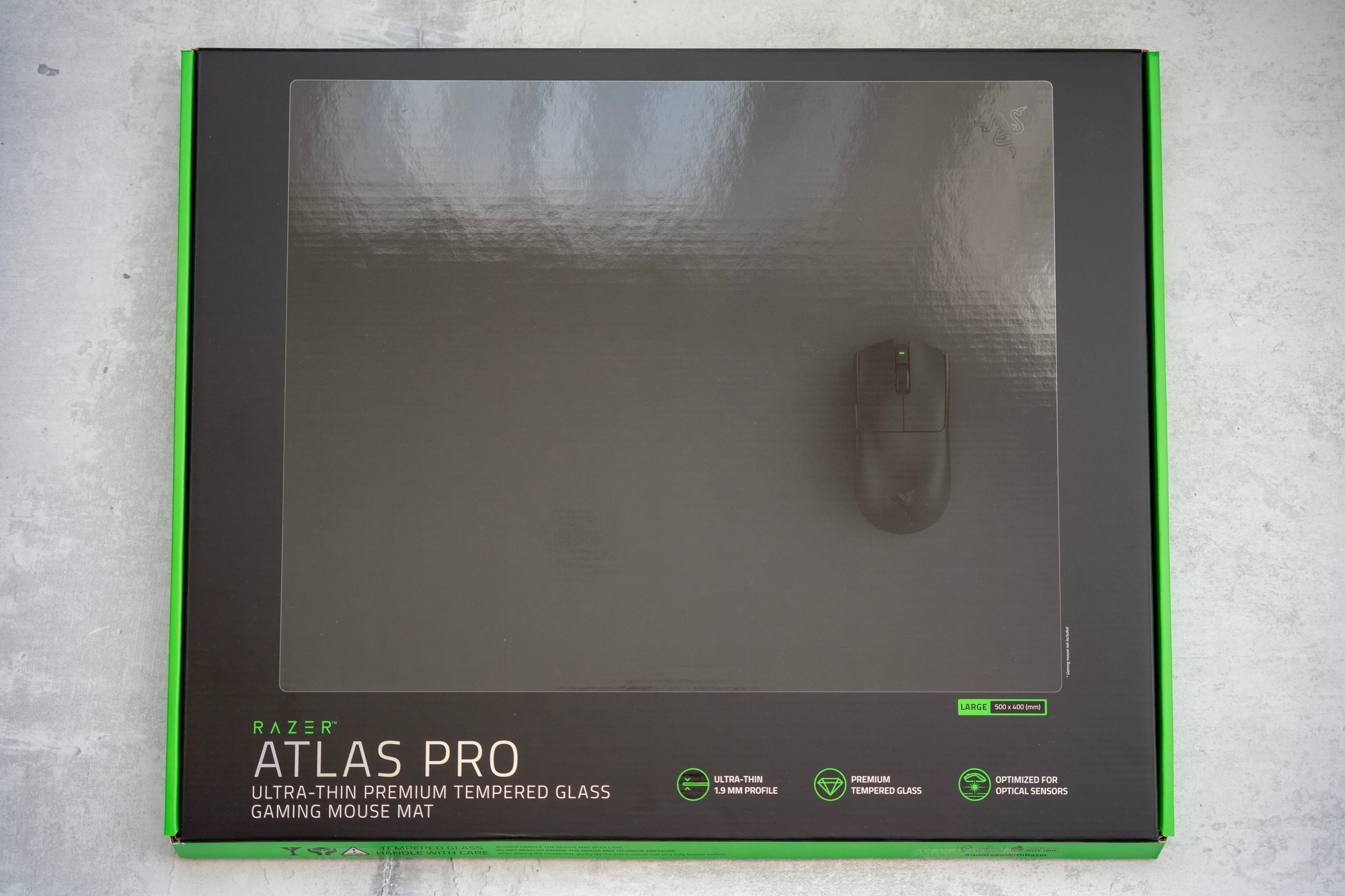 Razer Atlas Pro: la alfombrilla de cristal templado es el último paso y el que dará cierre a todo tu setup.
