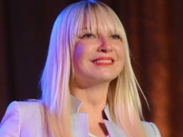 Sia le pone toques épicos a su nueva canción: Courage to change