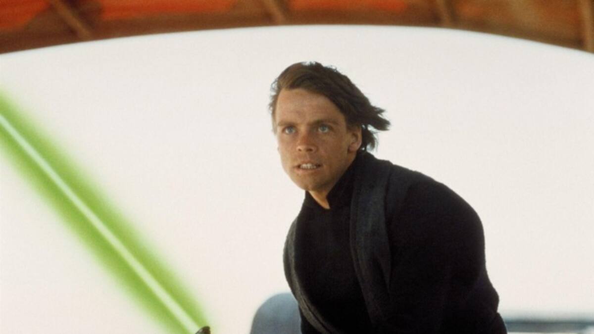 Sable láser de Luke Skywalker será subastado junto a otros objetos de "Star Wars"