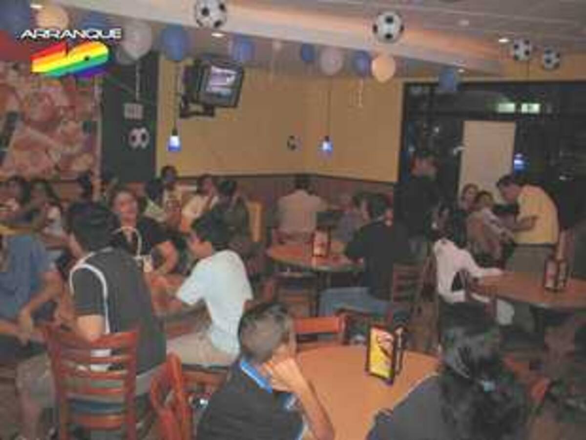 Frecuencia Estudiantil, en Pizza Hut.
