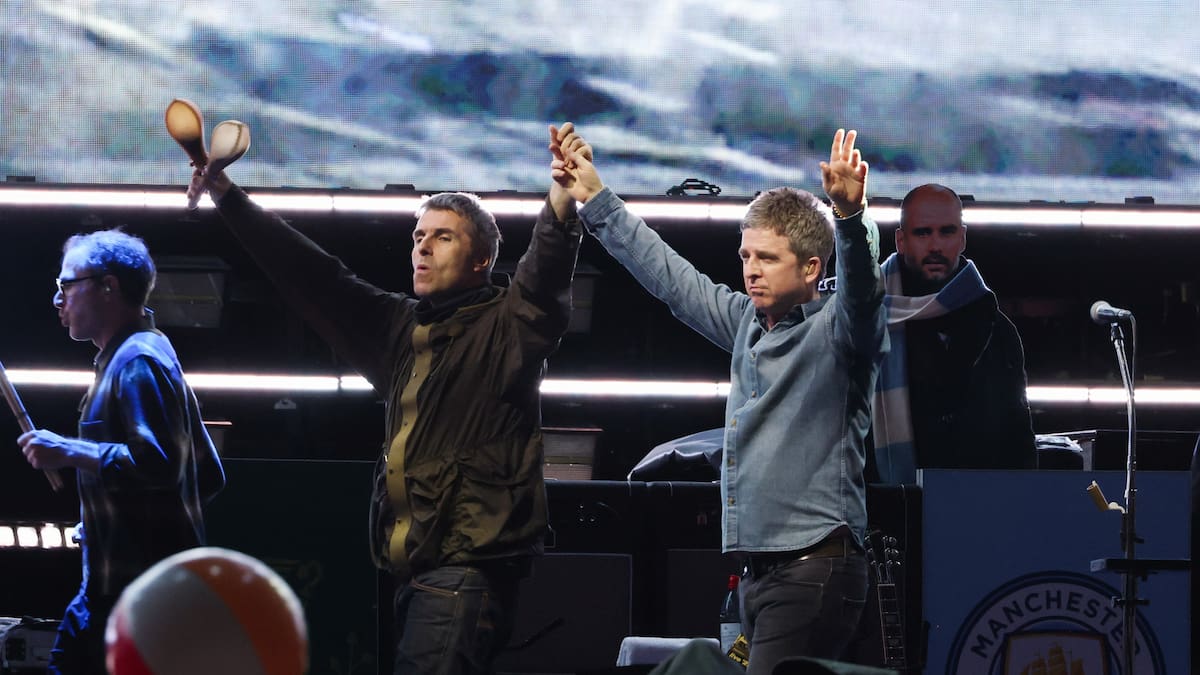 Oasis anuncia su gira de conciertos para 2027 con parada en España: Los hermanos Gallagher vuelven a Barcelona