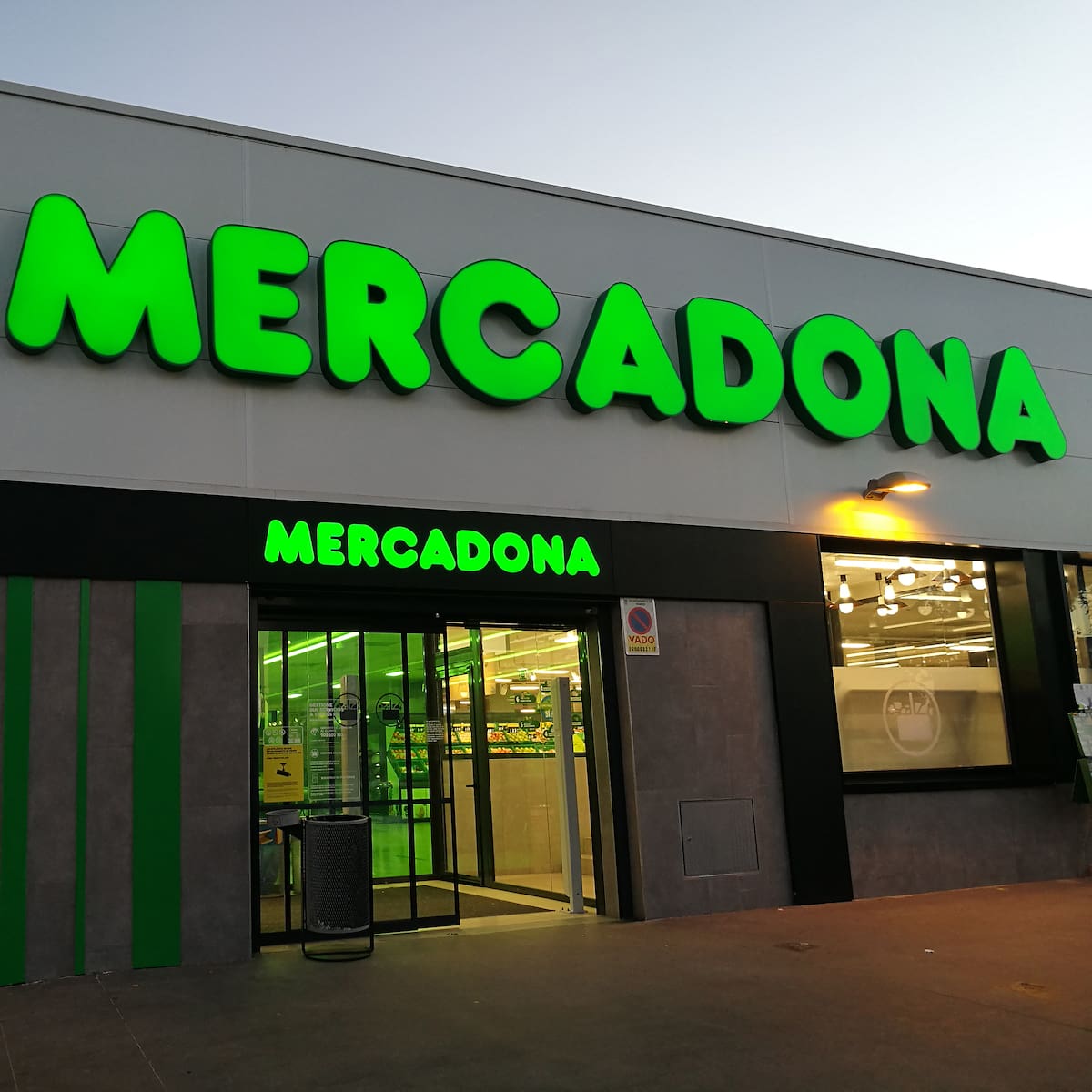 ¿Qué supermercados están abiertos hoy por La Diada? Horario del Mercadona, Lidl, DIA, Carrefour...