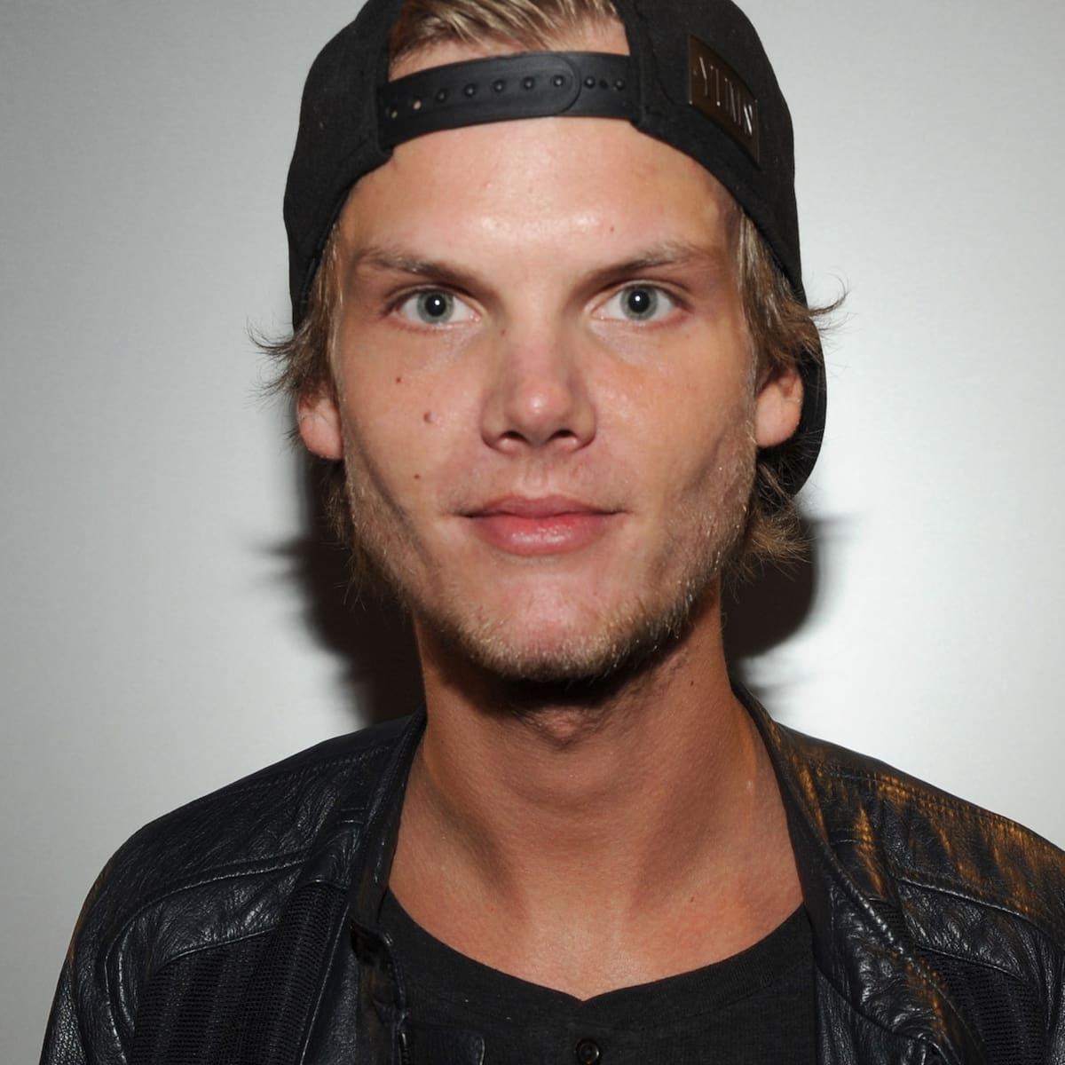 Origen y significado del nombre de Avicii que marcó el destino de uno de los djs más grandes de todos los tiempos
