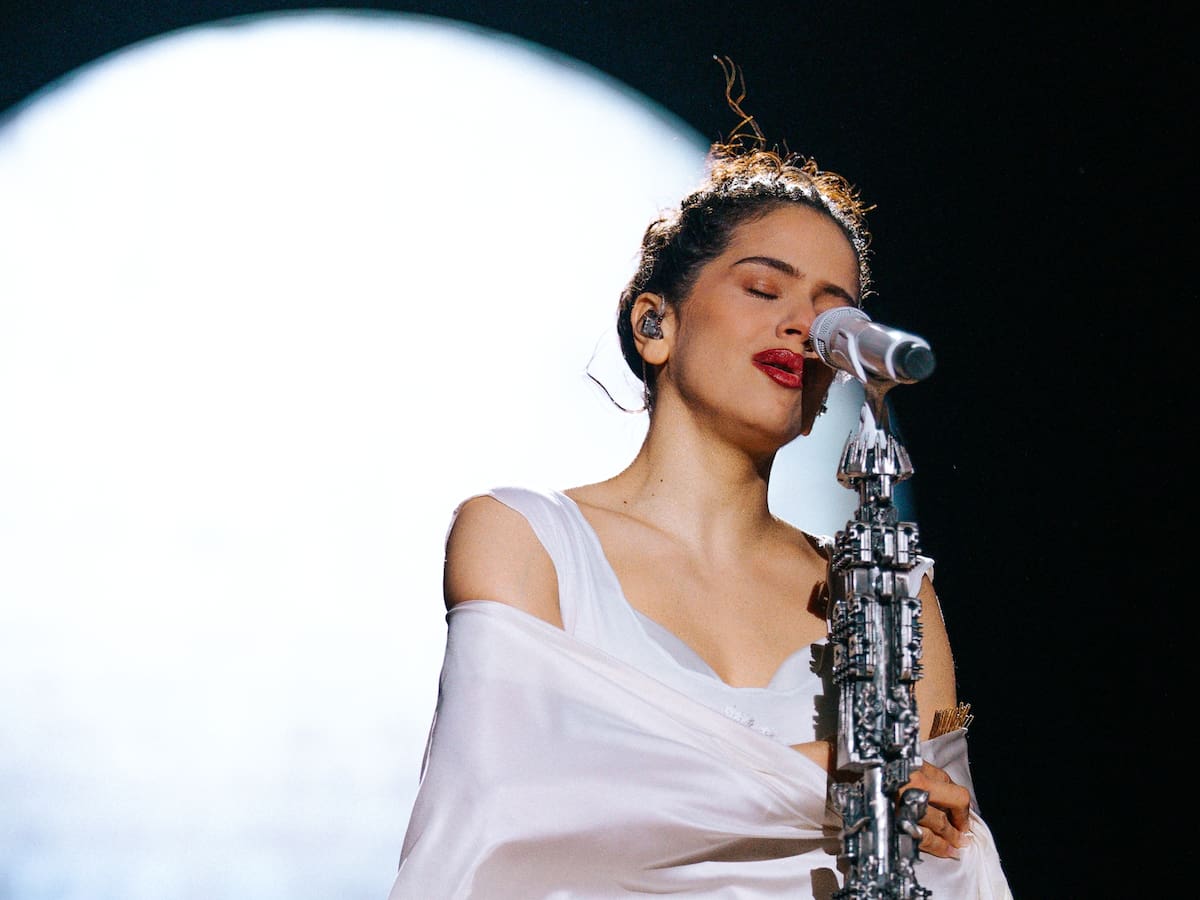 Rosalía se despide de ‘LUX Tour’ con lágrimas: “El punto y final es necesario para que pueda existir este interrogante de qué es lo siguiente”