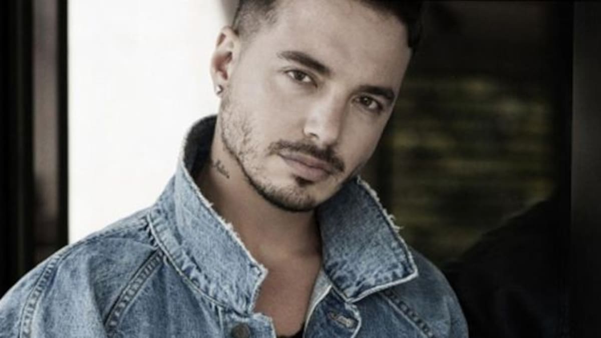Conoce al peludo acompañante que ahora duerme con J Balvin