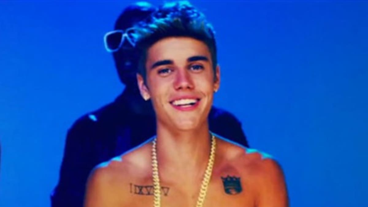 Justin Bieber sin remera