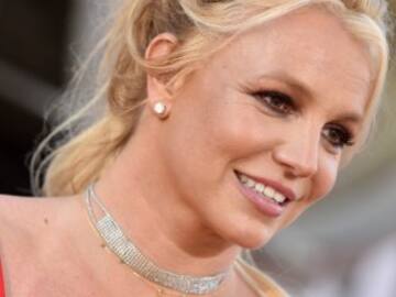 Britney Spears comparte sus problemas con el acné y los productos faciales