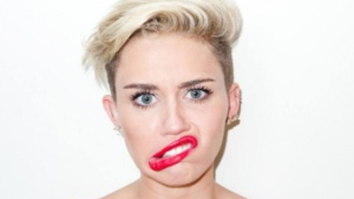 Miley Cyrus fue atacada por un gato