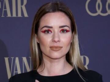 Dafne Fernández presume de embarazo en ‘topless’ y con una confesión