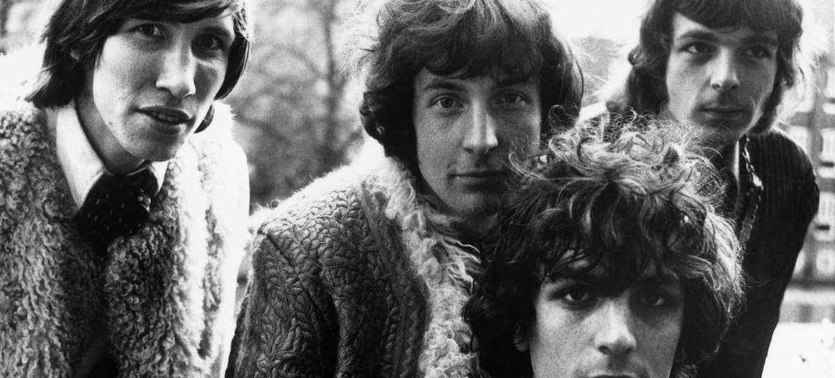 La primera formación de Pink Floyd, con Syd Barrett abajo, en primer término.