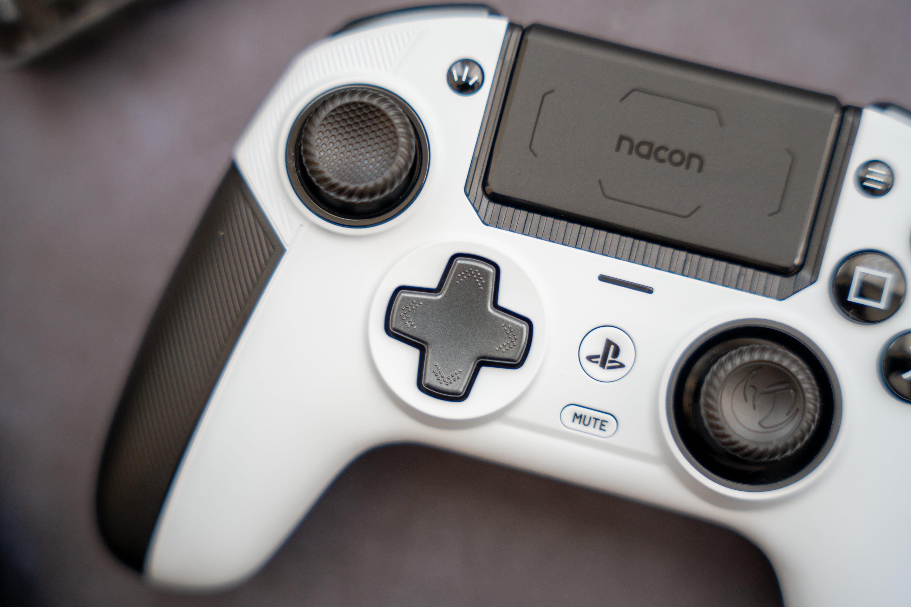 Nacon Revolution Pro 5