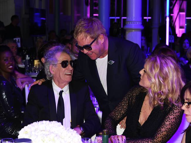 Keith Richards, Sir Elton John y Patti Hansen en los Premios GQ Men Of The Year en Londres en 2015