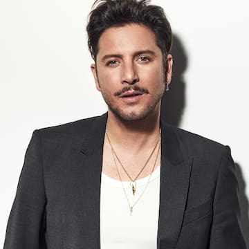 Corazón y Flecha Tour